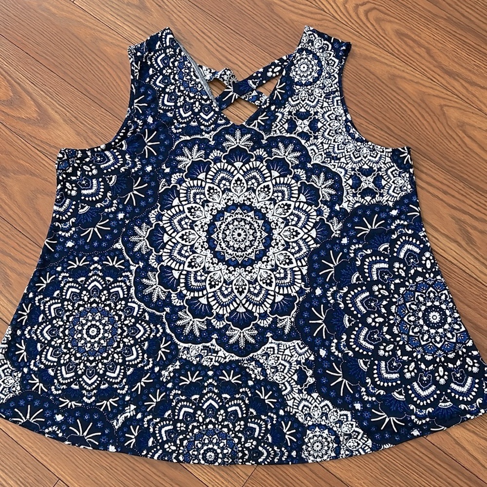 Westport woman’s Mandala Floral Navy blue sleeveless top, crisscross back, 2X - Picture 11 of 11